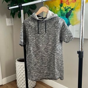 Short sleeve sweatshirt